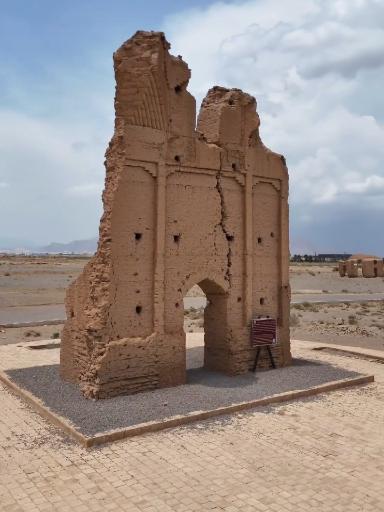 دروازه فرافر