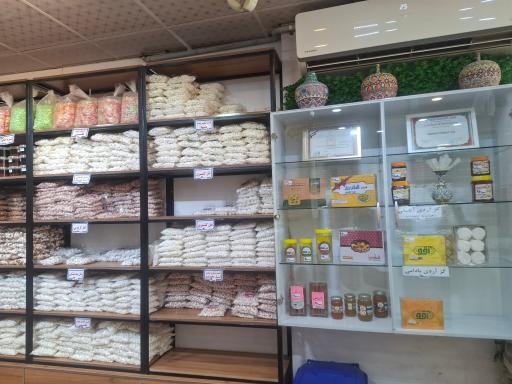 عکس محصولات شکری و کنجدی آقو (سوغات نهاوند)