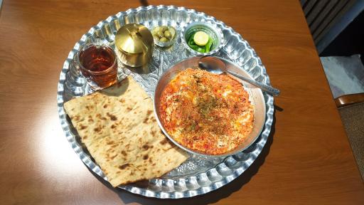 عکس صبحانه سرا آونگ