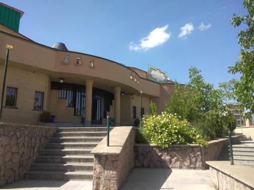 عکس کتابخانه‌ی ماموستا برهان عالی