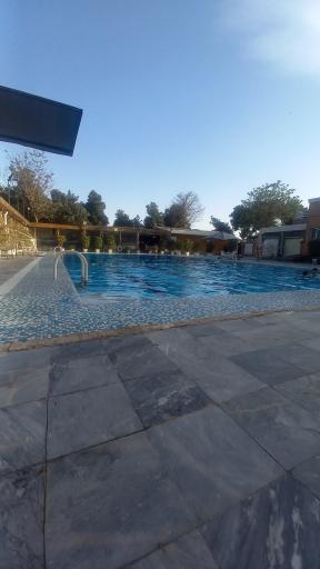 عکس استخر چهارفصل (روباز) بلوط ولنجک تهران