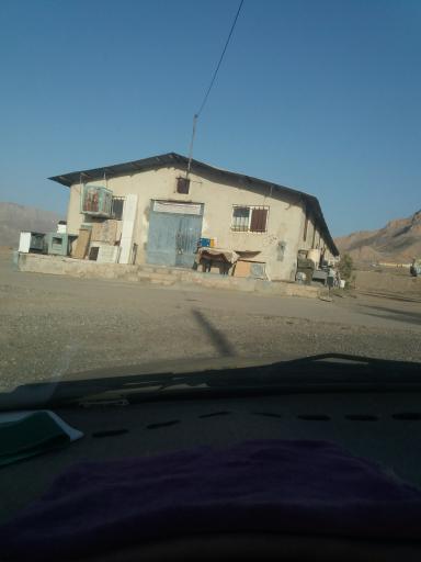 عکس کارگاه بازسازی و تعمیر گروه جهادی سیدالشهدا