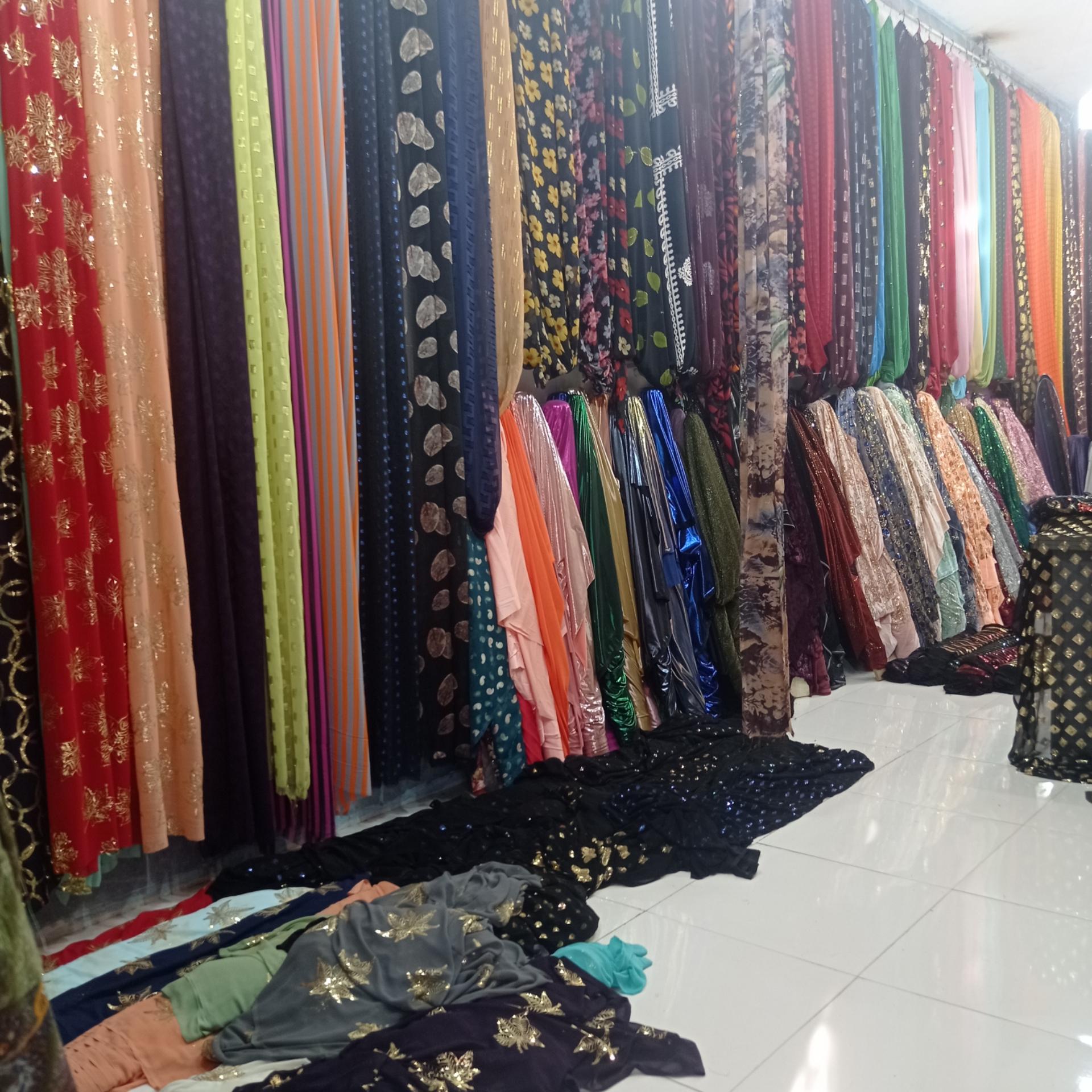 عکس پارچه سرای هوشنگی