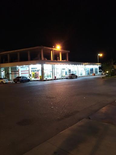 عکس پمپ بنزین اخلاقی بندر امام حسن