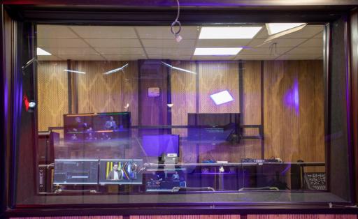 استودیو آیو