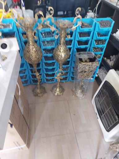 عکس ابزار‌آلات‌‌ساختمانی‌و‌برنز‌آهنی