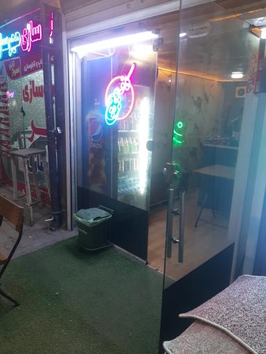 عکس کافه هیچ