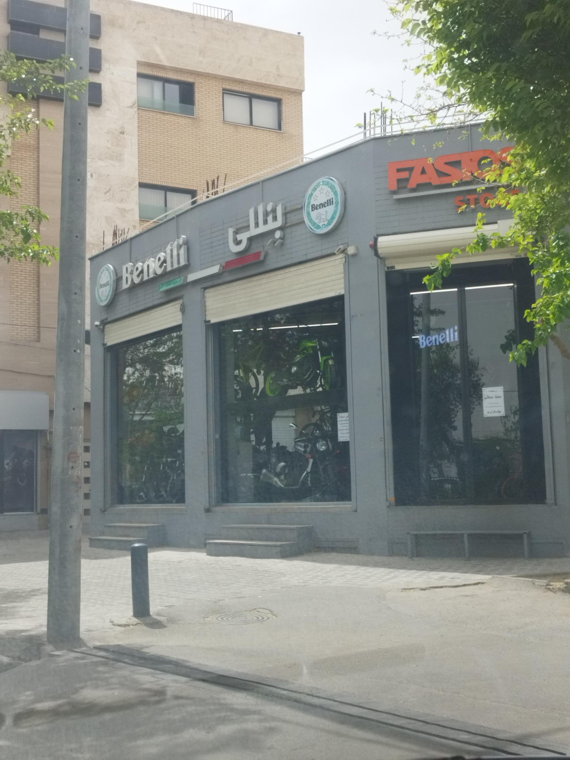 عکس نمایندگی موتور بنلی