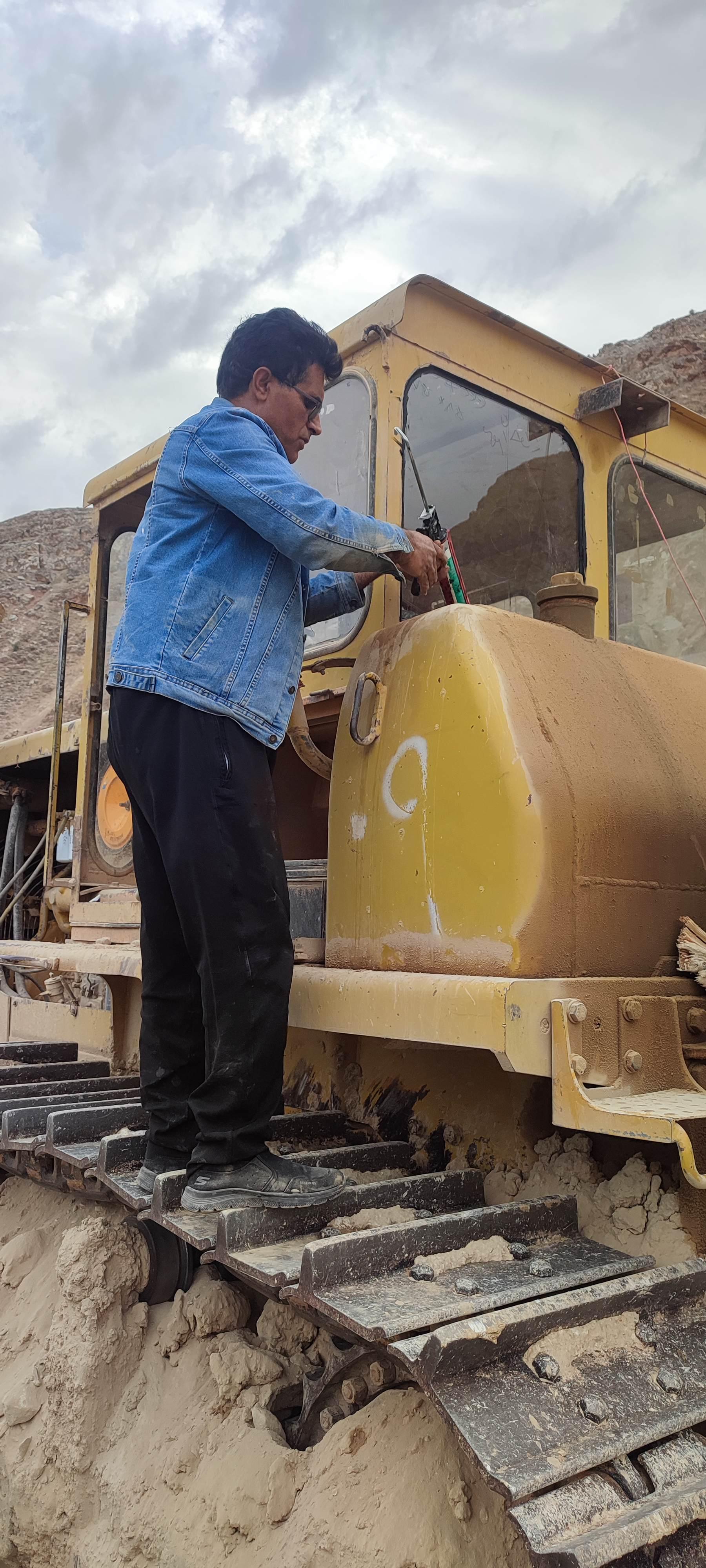 عکس شیشه اتومبیل پارس 