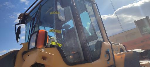 عکس شیشه اتومبیل پارس 