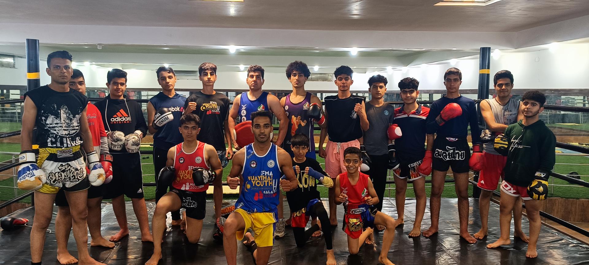 عکس باشگاه موی تای و مبارزات ماهک