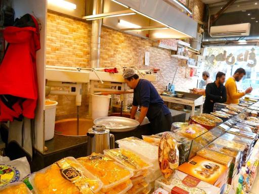 سوهان پزی و زعفران سزاوار