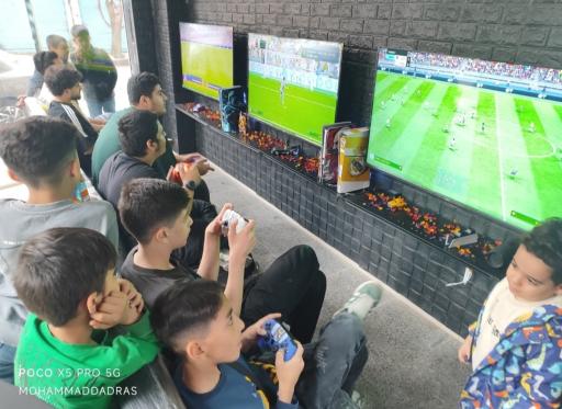 عکس گیم نت بچه محل