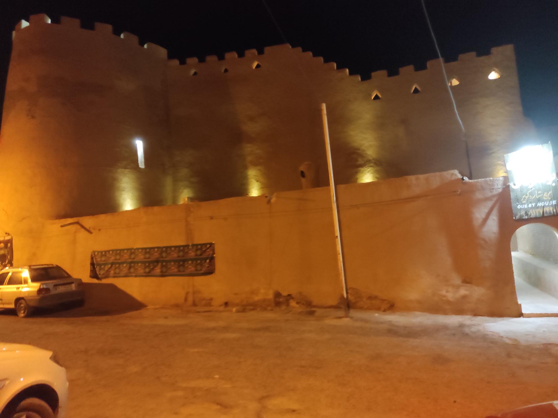 عکس اقامتگاه ستاره کویر