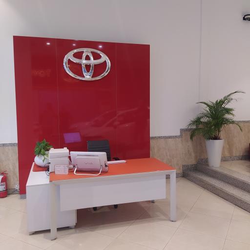 عکس نمایندگی تویوتا صالحی