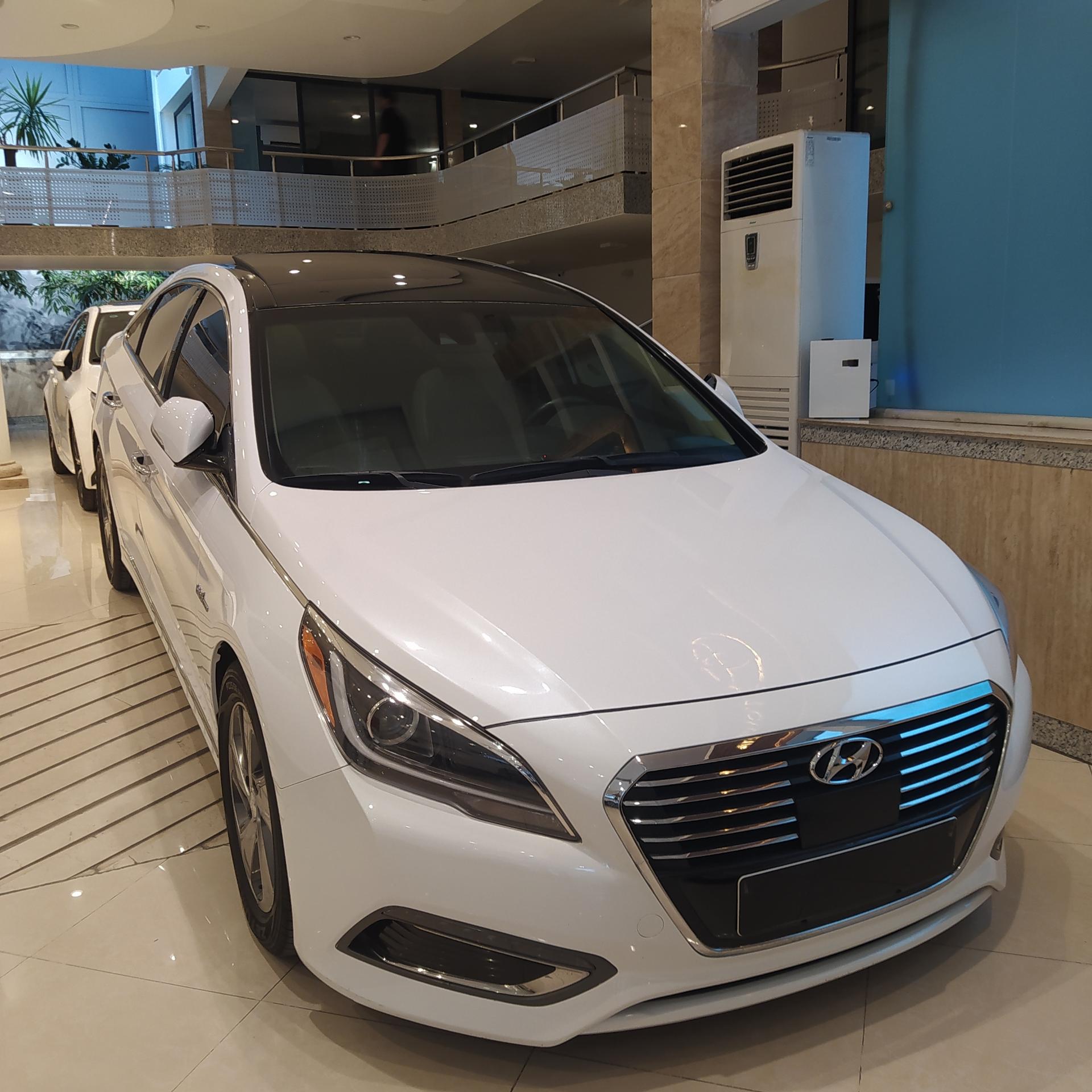 عکس نمایندگی تویوتا هاشمی