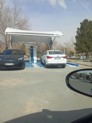 ایستگاه شارژ خودرو برقی ولیعصر