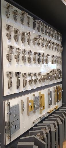 عکس فروشگاه تجهیز یراق