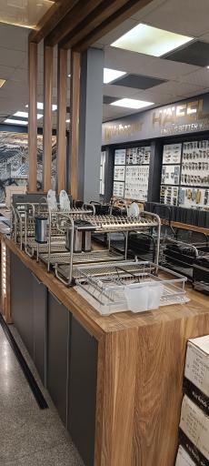 عکس فروشگاه تجهیز یراق