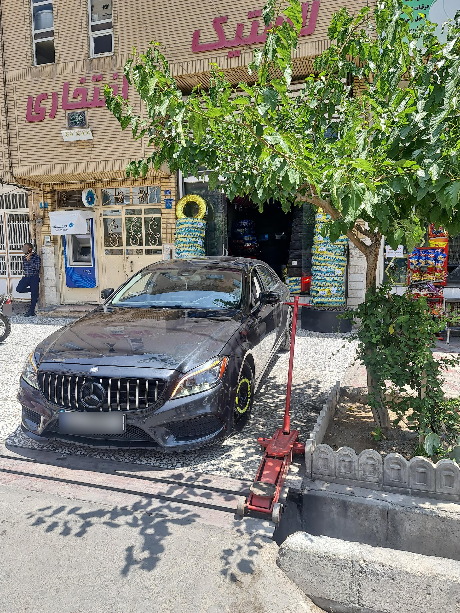 عکس فروشگاه لاستیک افتخاری