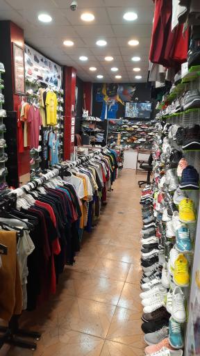 عکس فروشگاه کتونی اورجینال پت و مت