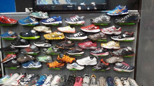 عکس فروشگاه کتونی اورجینال پت و مت