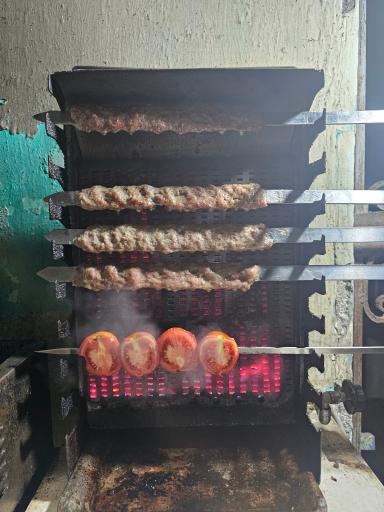 عکس کبابی آقاجون