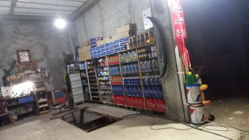 عکس تعویض روغنی آقای سرویس خودرو