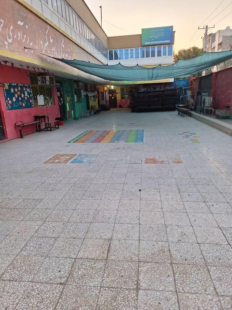 عکس دبستان دخترانه اندیشه