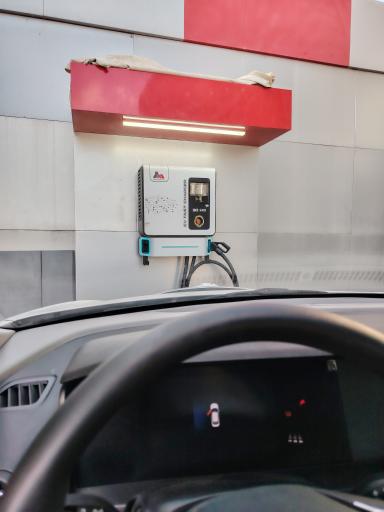 عکس جایگاه شارژ هدایت خودرو