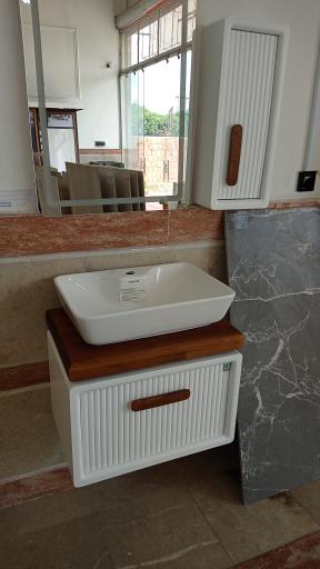 عکس فروشگاه کاشی و سرامیک آریا