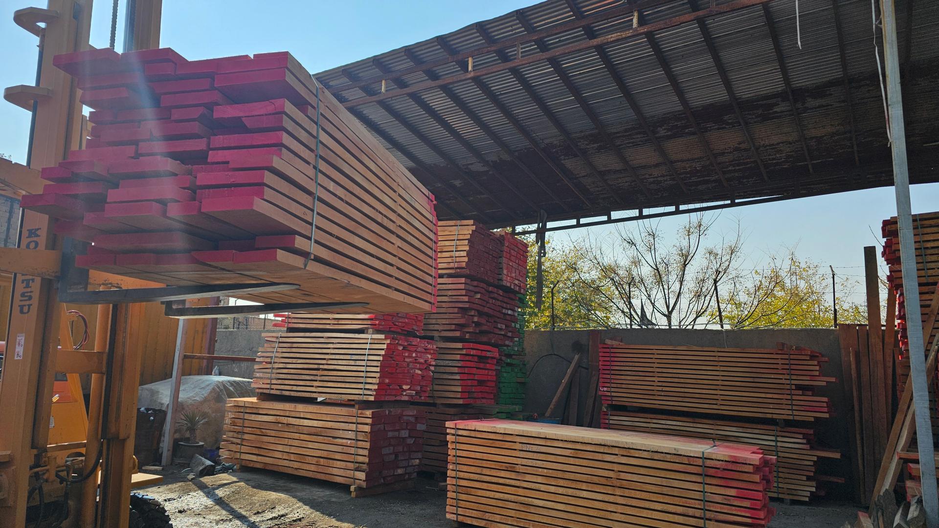 عکس بازرگانی چوب آکاج