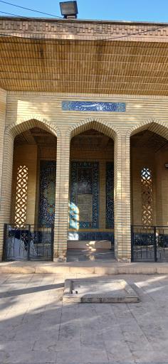 عکس آرامگاه سیبویه