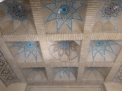 عکس آرامگاه سیبویه