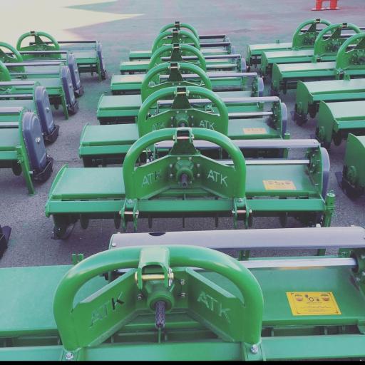 عکس ادوات کشاورزی حاج مجید