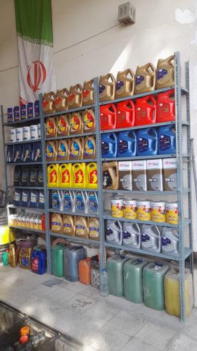 عکس تعویض روغن و پنچرگیری صالح