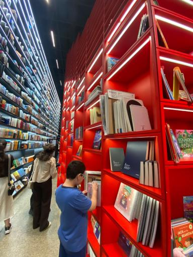 عکس کتاب فروشی اردیبهشت نسل