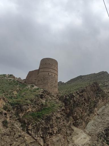 عکس قلعه و برج ارغونشاه