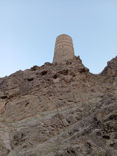 عکس قلعه و برج ارغونشاه