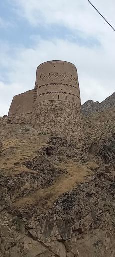 عکس قلعه و برج ارغونشاه