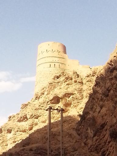 عکس قلعه و برج ارغونشاه