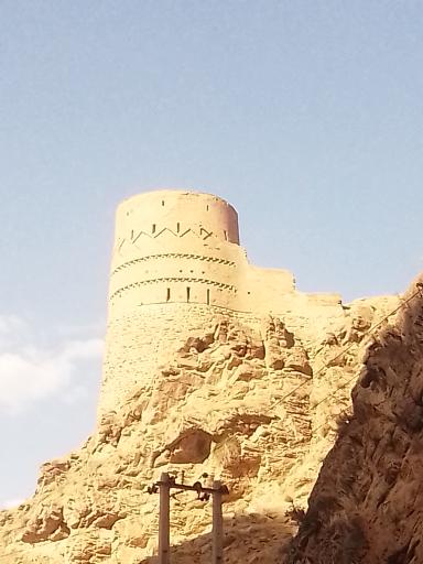 عکس قلعه و برج ارغونشاه