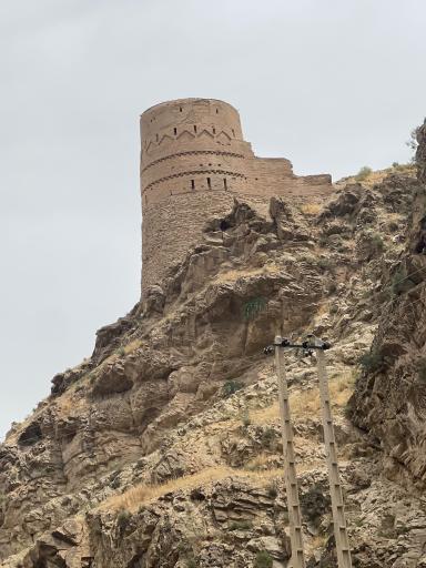 عکس قلعه و برج ارغونشاه
