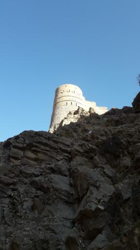 عکس قلعه و برج ارغونشاه