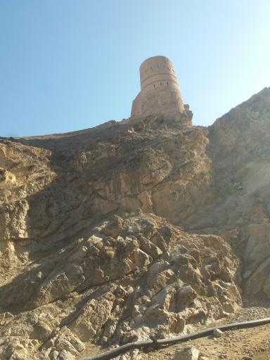 عکس قلعه و برج ارغونشاه