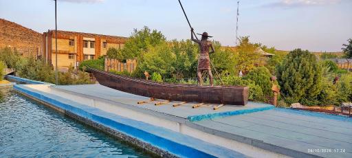 عکس دریاچه مصنوعی و ساحل ماسه‌ای مجموعه تفریحی داووس 