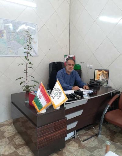 عکس مشاور املاک حاجی