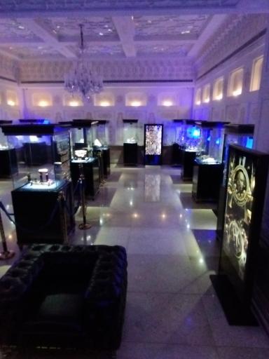 عکس موزه جواهرات شهاب سنگ ایرانمال