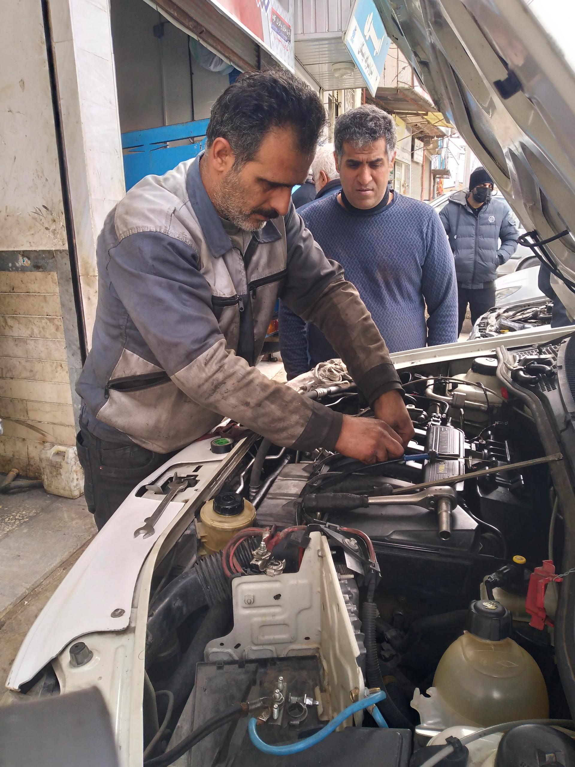 عکس تعمیرگاه و مکانیکی عباس طالبیان