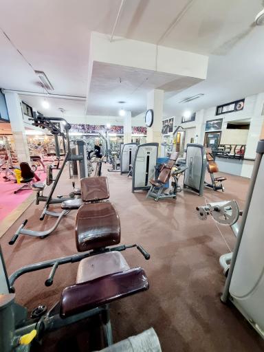 عکس باشگاه بدنسازی کشاورز